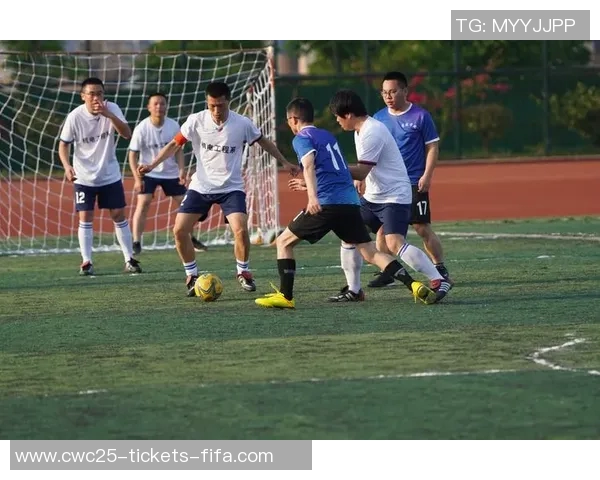 足球赛的激情与梦想在绿茵场上交织展现精彩瞬间